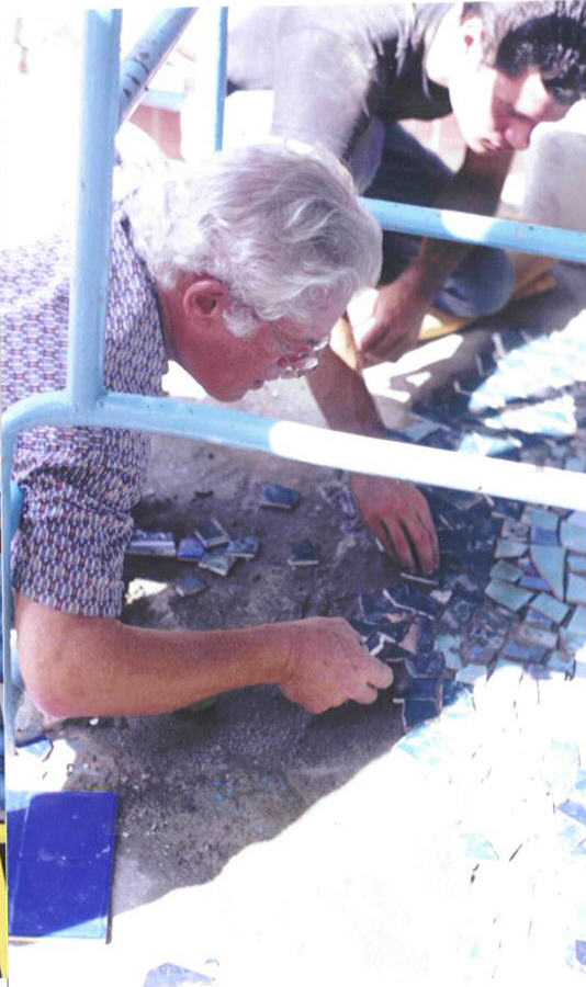 Larry Sherwood tiles with James Hubbell at La Esperanza Kindergarten
