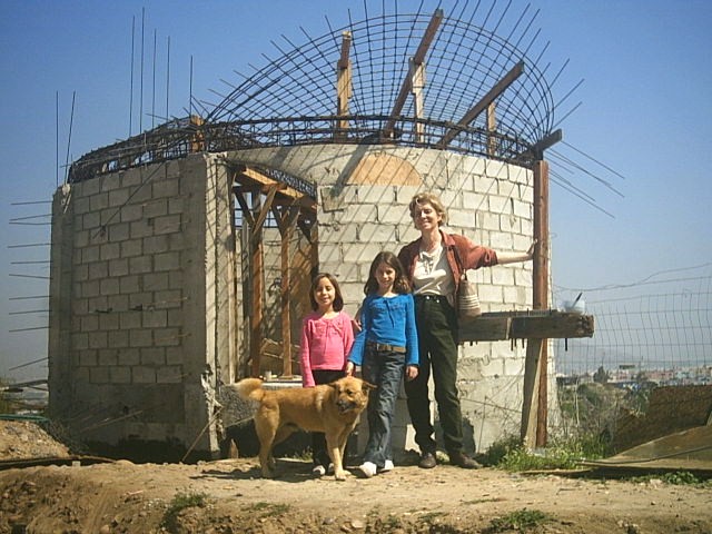 Colegio La Esperanza Bathroom
                Construction